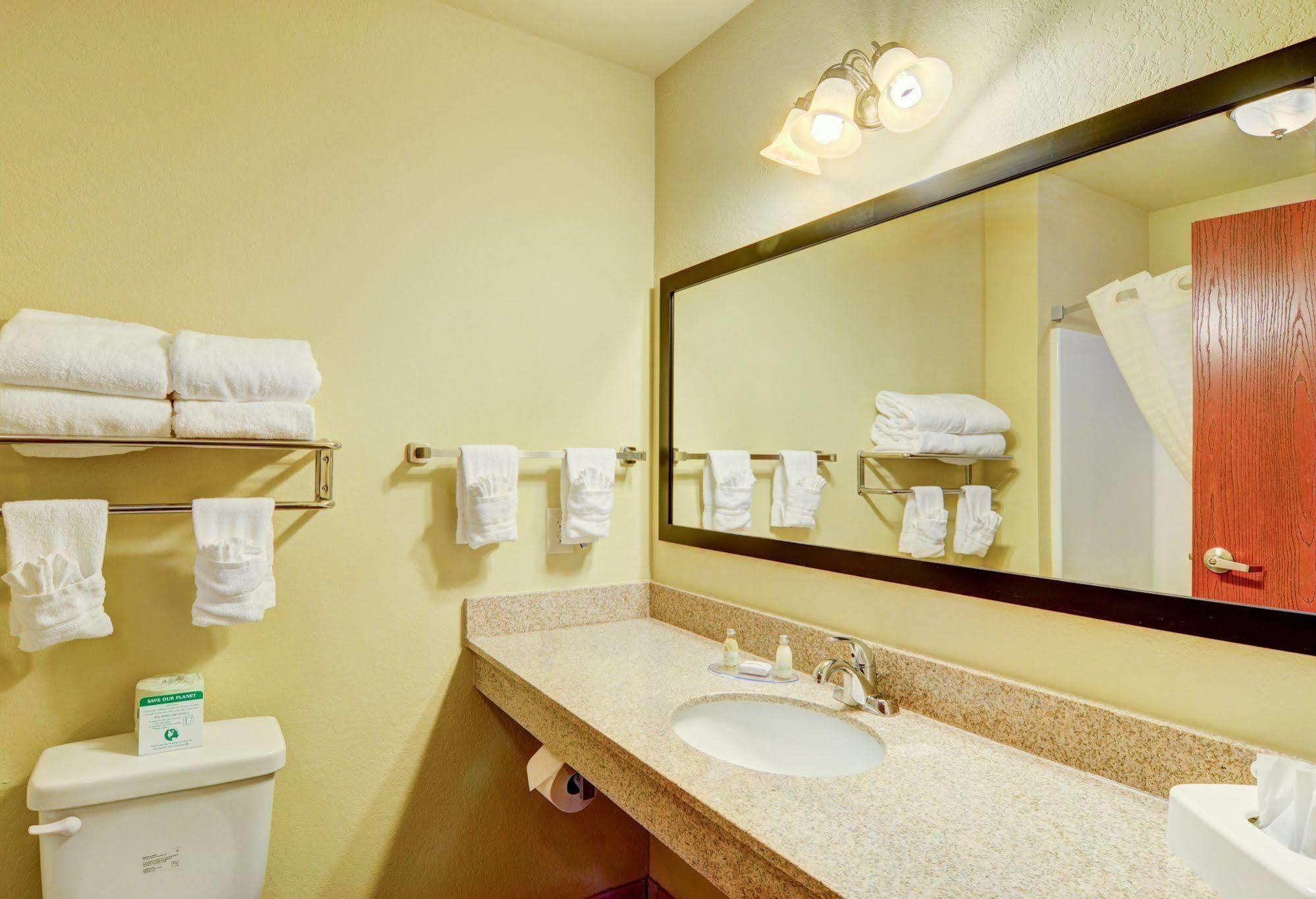 Cobblestone Hotel & Suites - Punxsutawney Zewnętrze zdjęcie