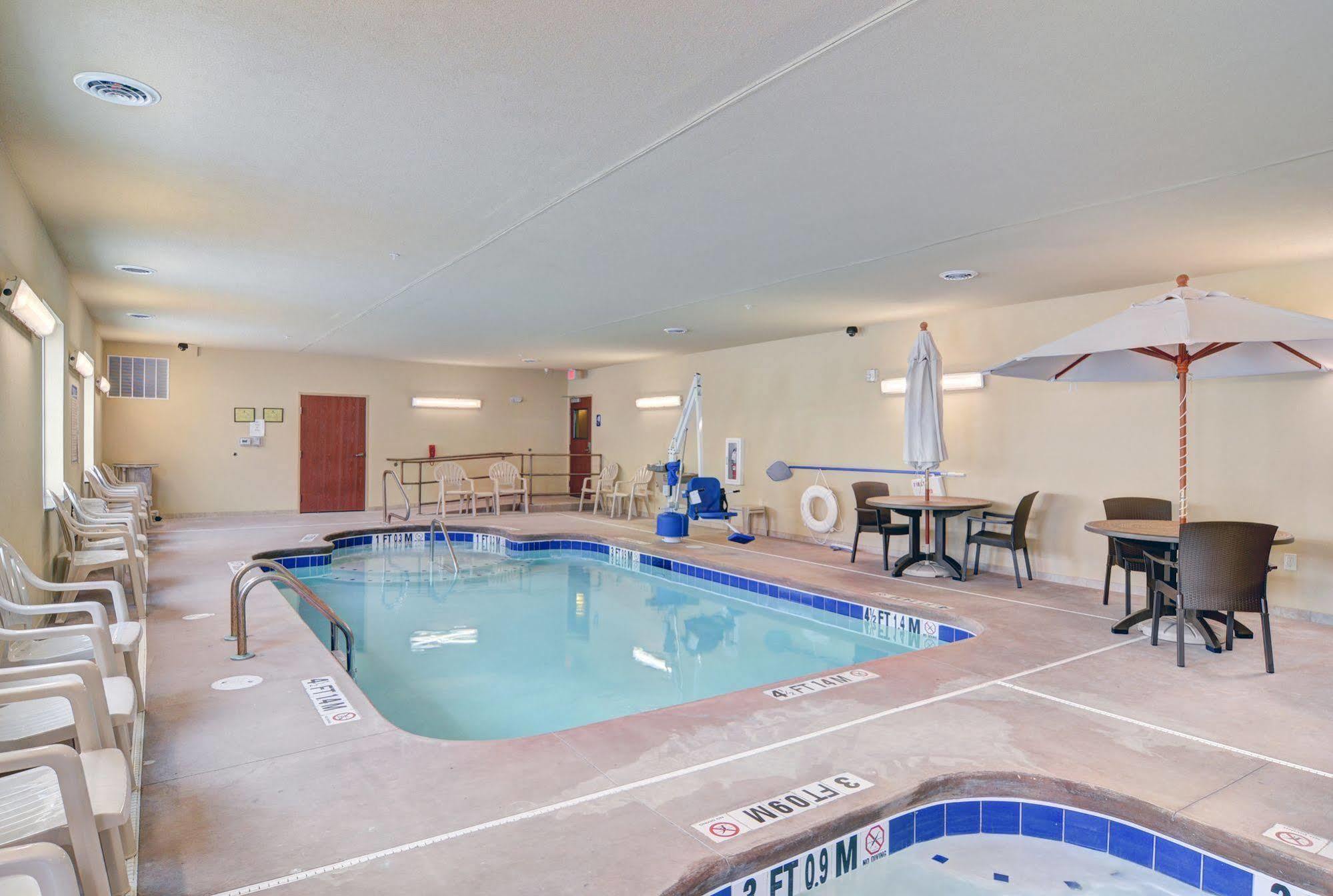 Cobblestone Hotel & Suites - Punxsutawney Zewnętrze zdjęcie